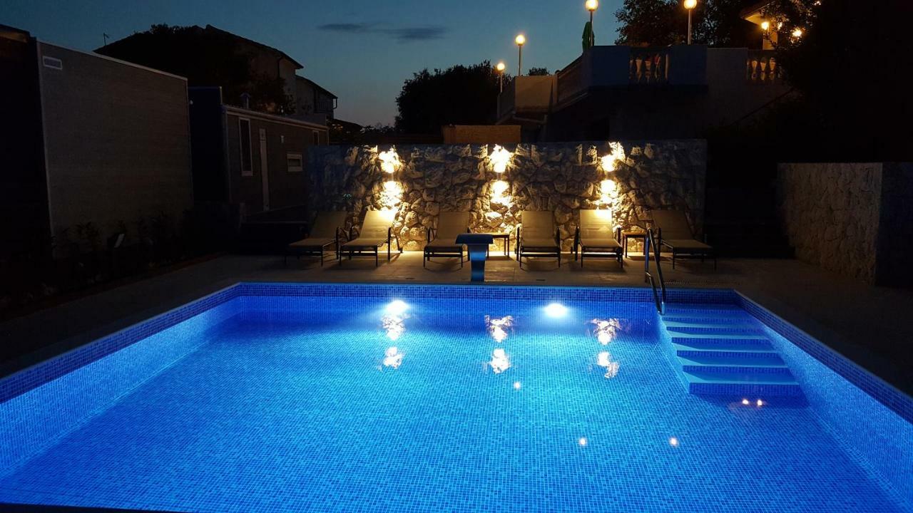 Villa Anka Kampor ภายนอก รูปภาพ