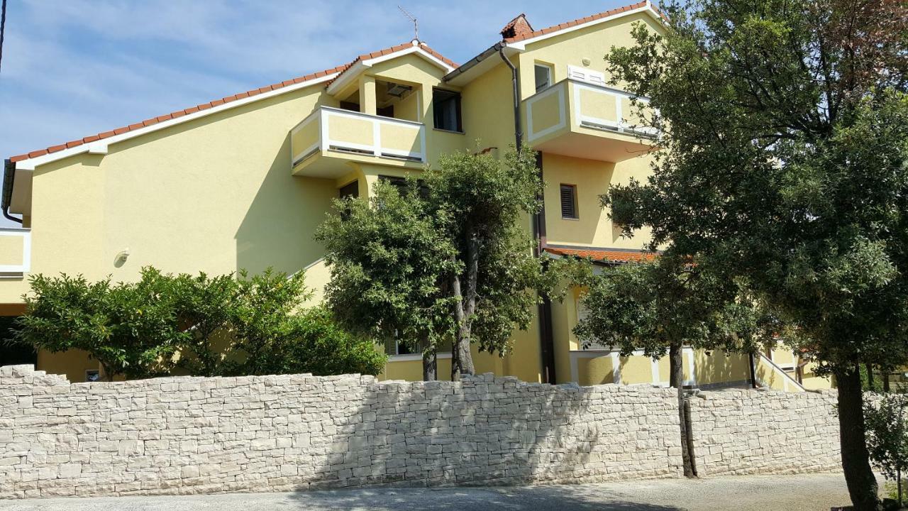 Villa Anka Kampor ภายนอก รูปภาพ