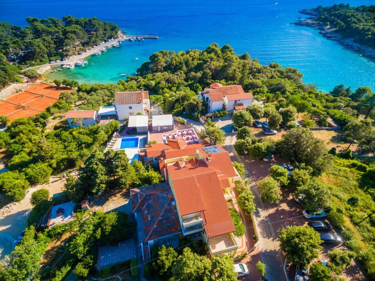 Villa Anka Kampor ภายนอก รูปภาพ