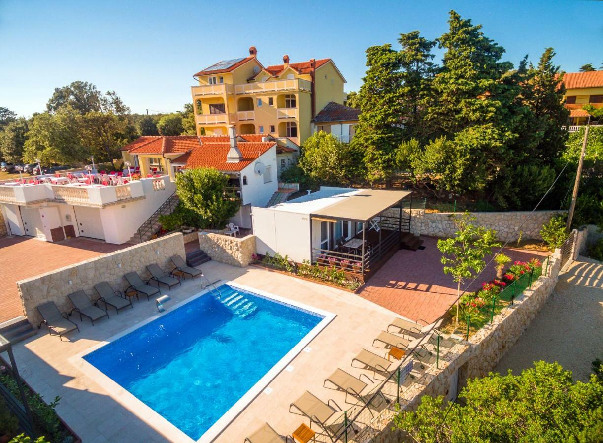 Villa Anka Kampor ภายนอก รูปภาพ